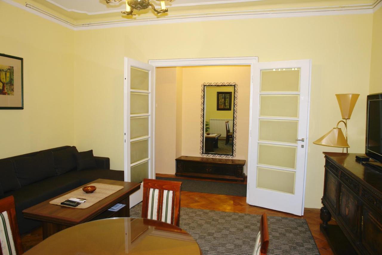 Tasmajdan Apartment