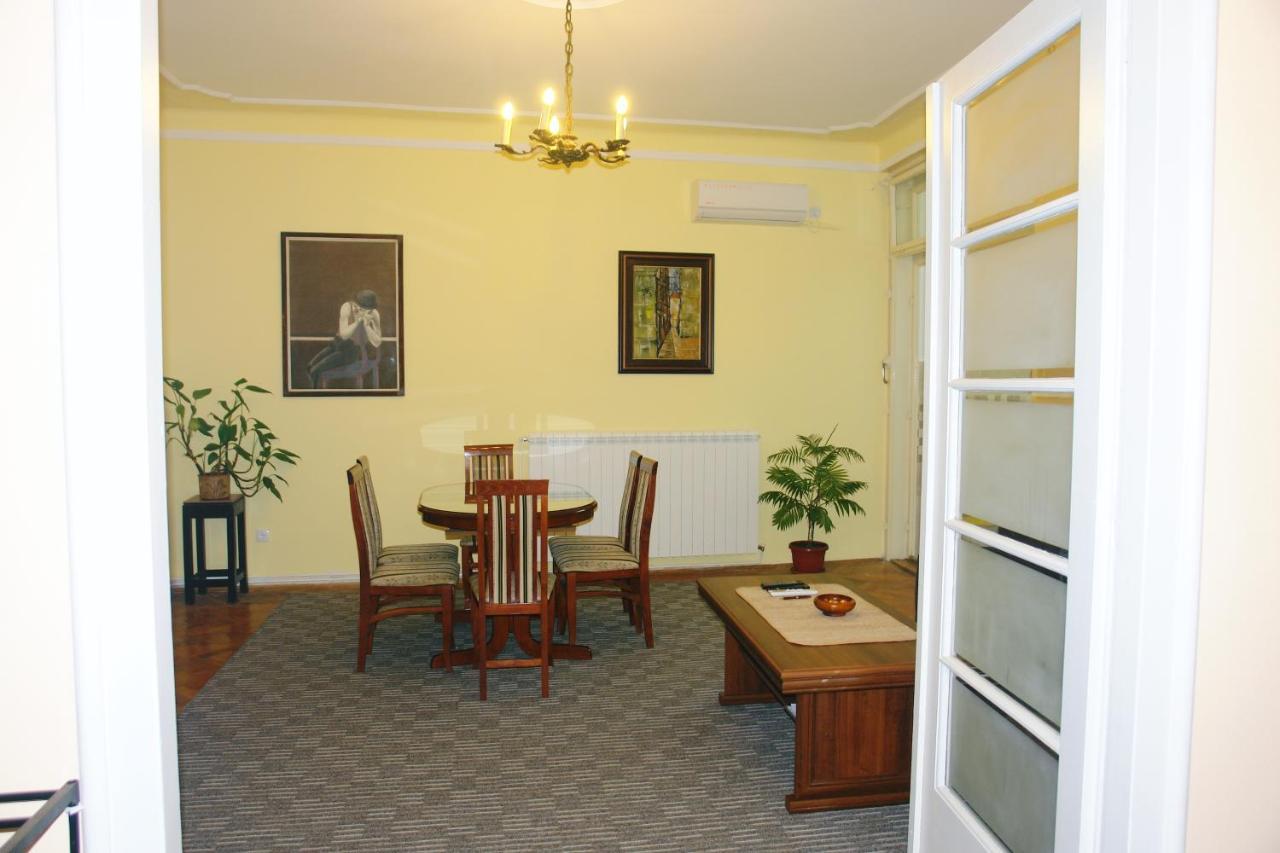 Tasmajdan Apartment *